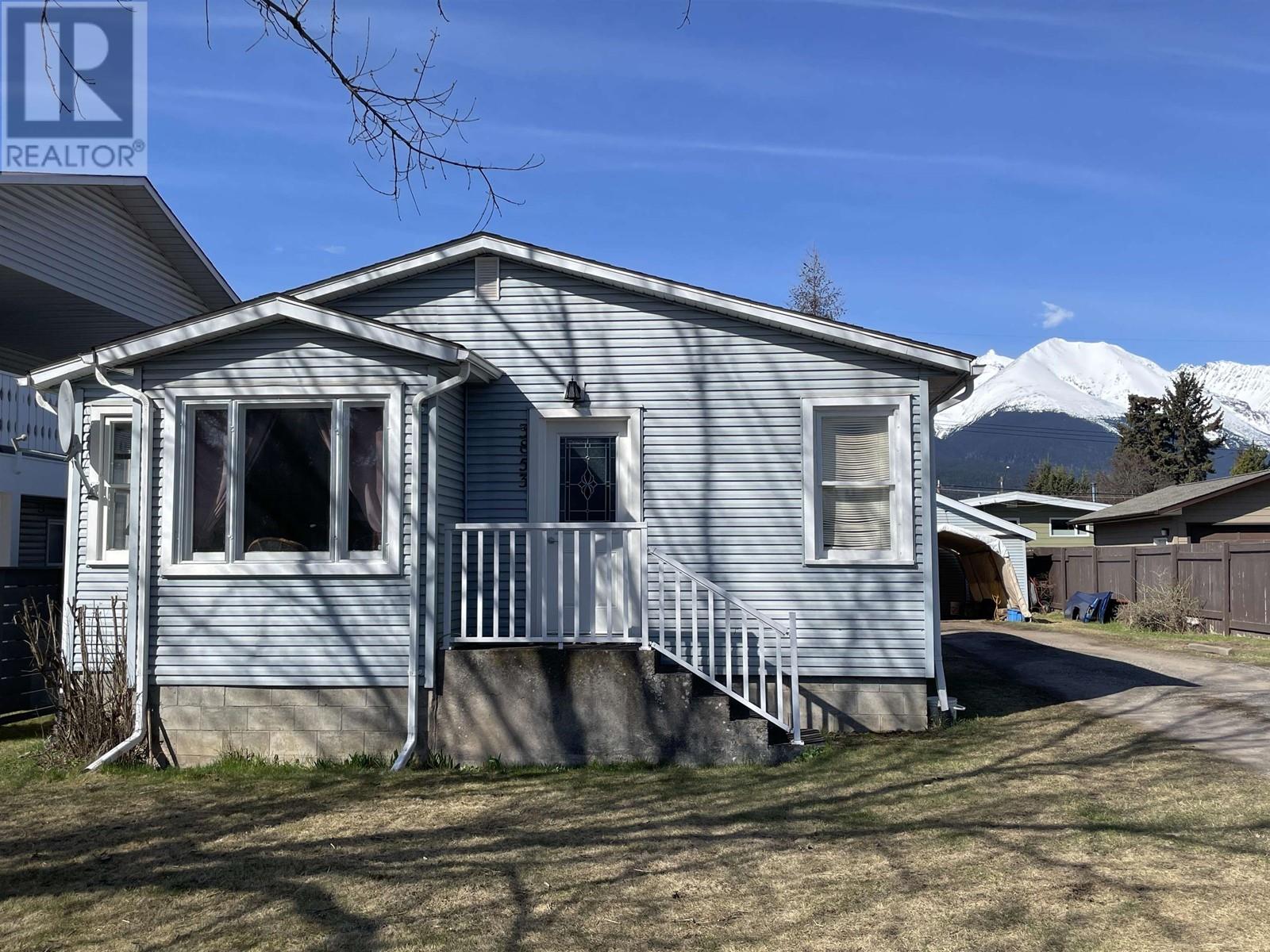 3853 14TH AVENUE, Smithers