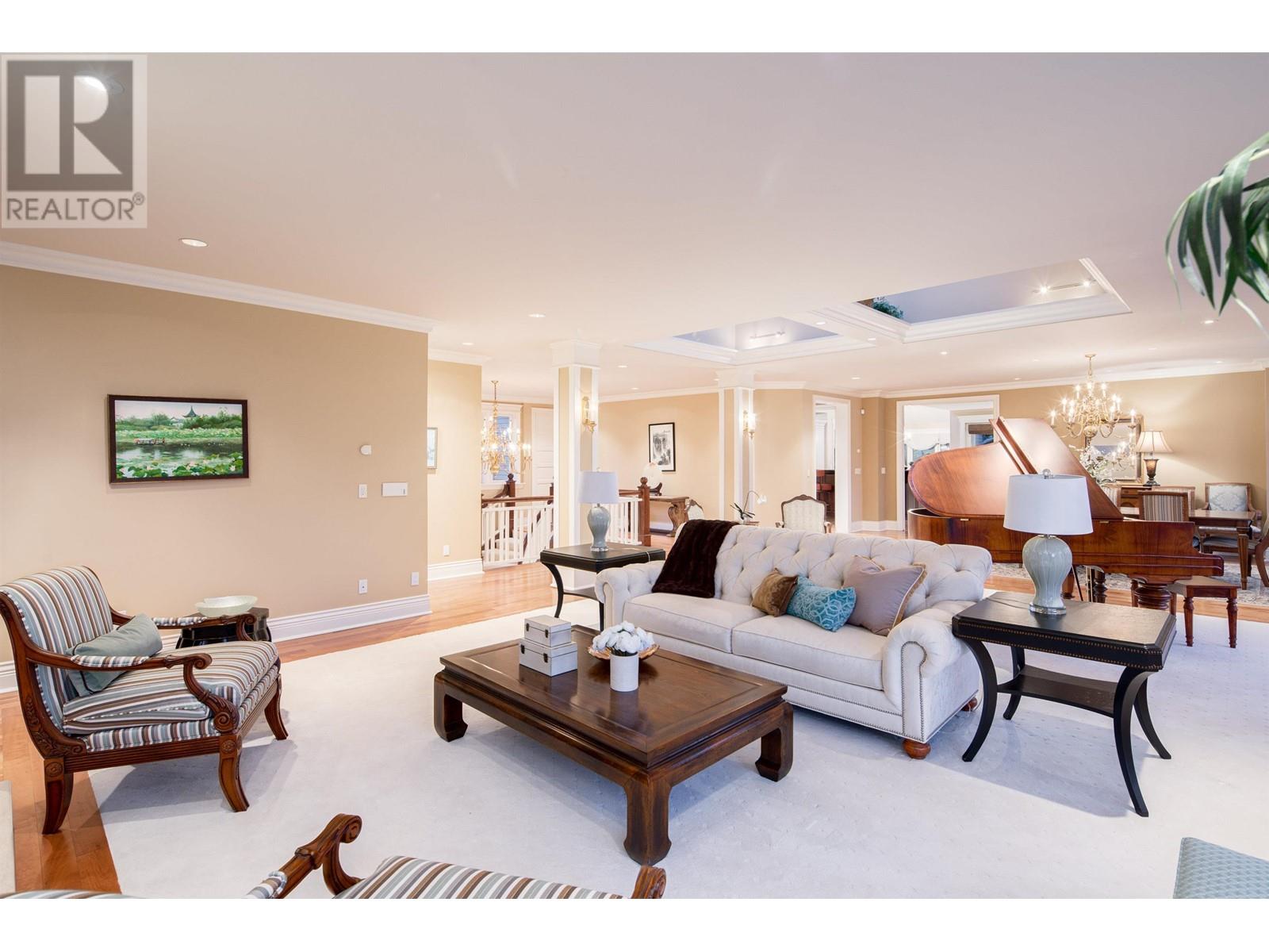 Photo 8 of 705 Parkside Road, West Vancouver BC