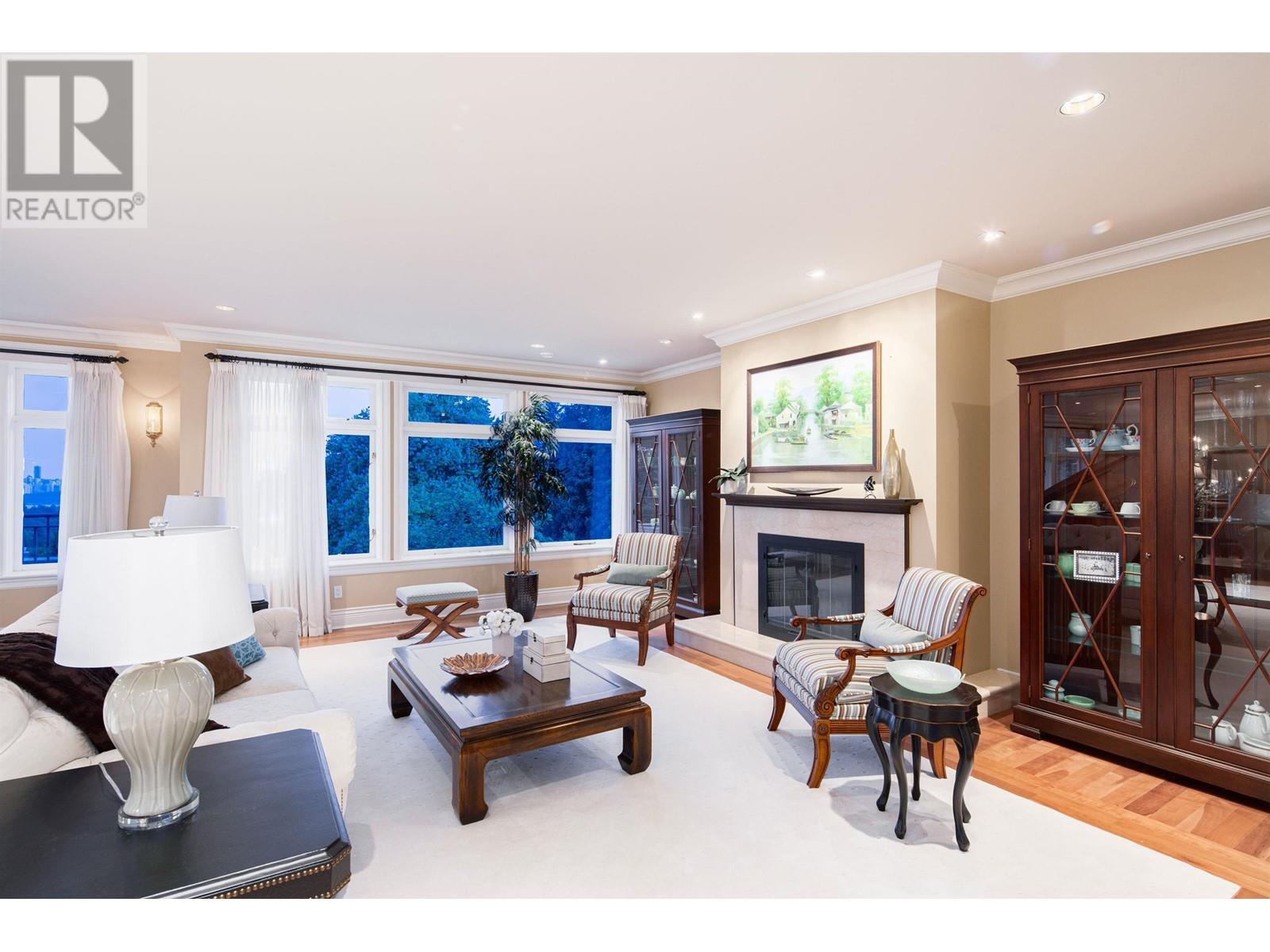 Photo 6 of 705 Parkside Road, West Vancouver BC