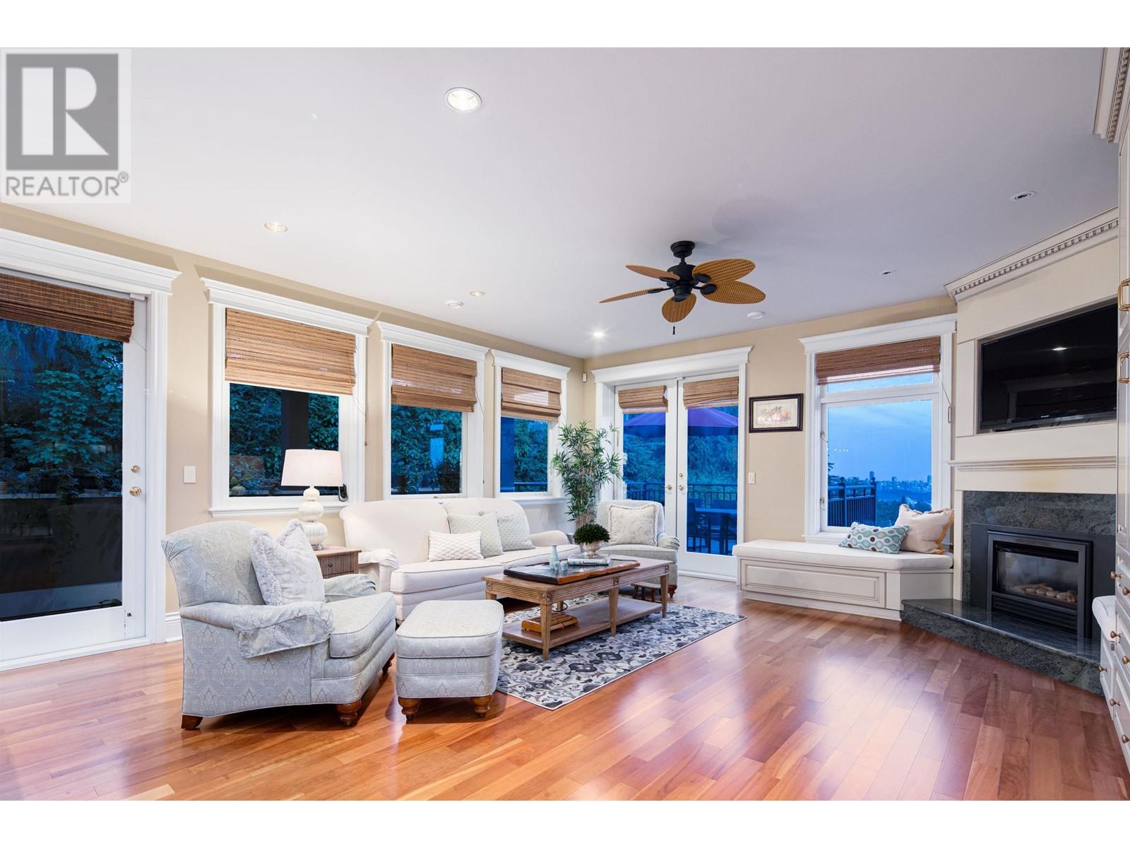 Photo 12 of 705 Parkside Road, West Vancouver BC
