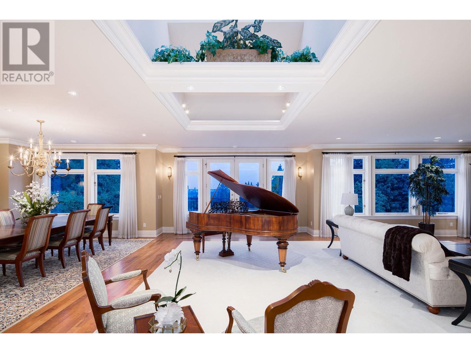 Photo 9 of 705 Parkside Road, West Vancouver BC