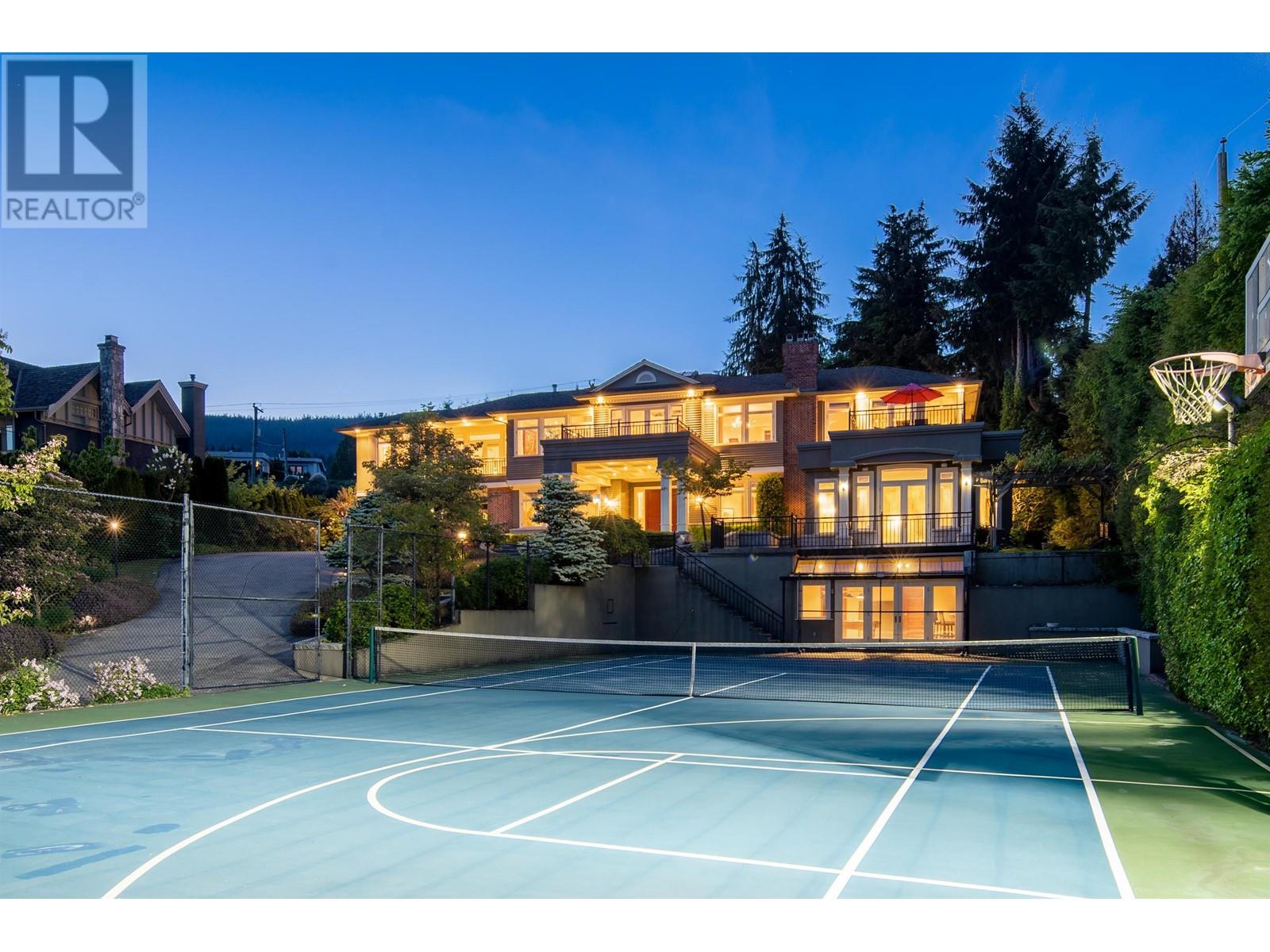 Photo 37 of 705 Parkside Road, West Vancouver BC