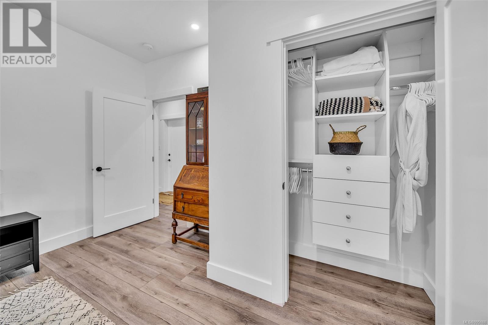 6345 KAREN PL - 63