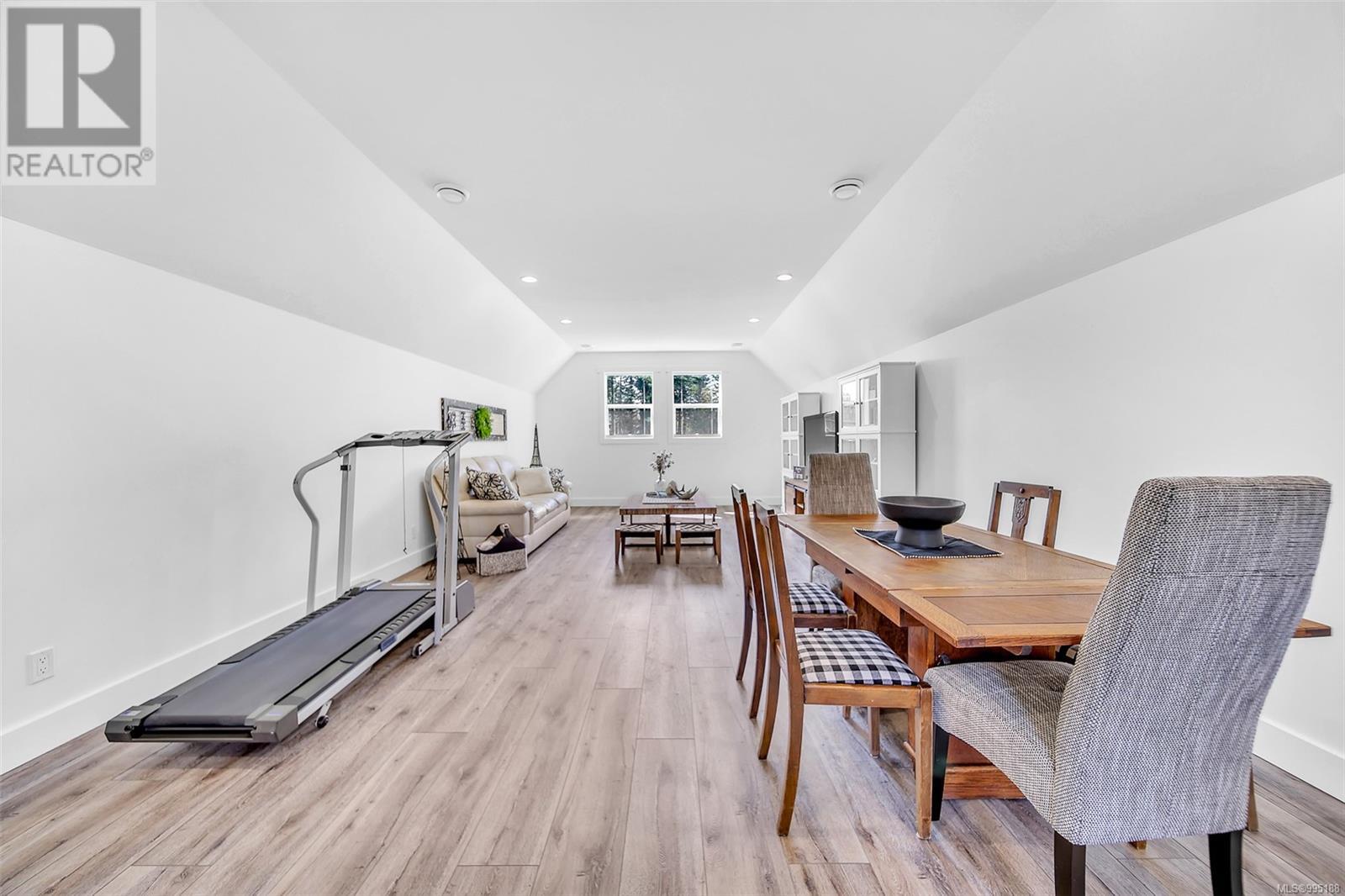 6345 KAREN PL - 75