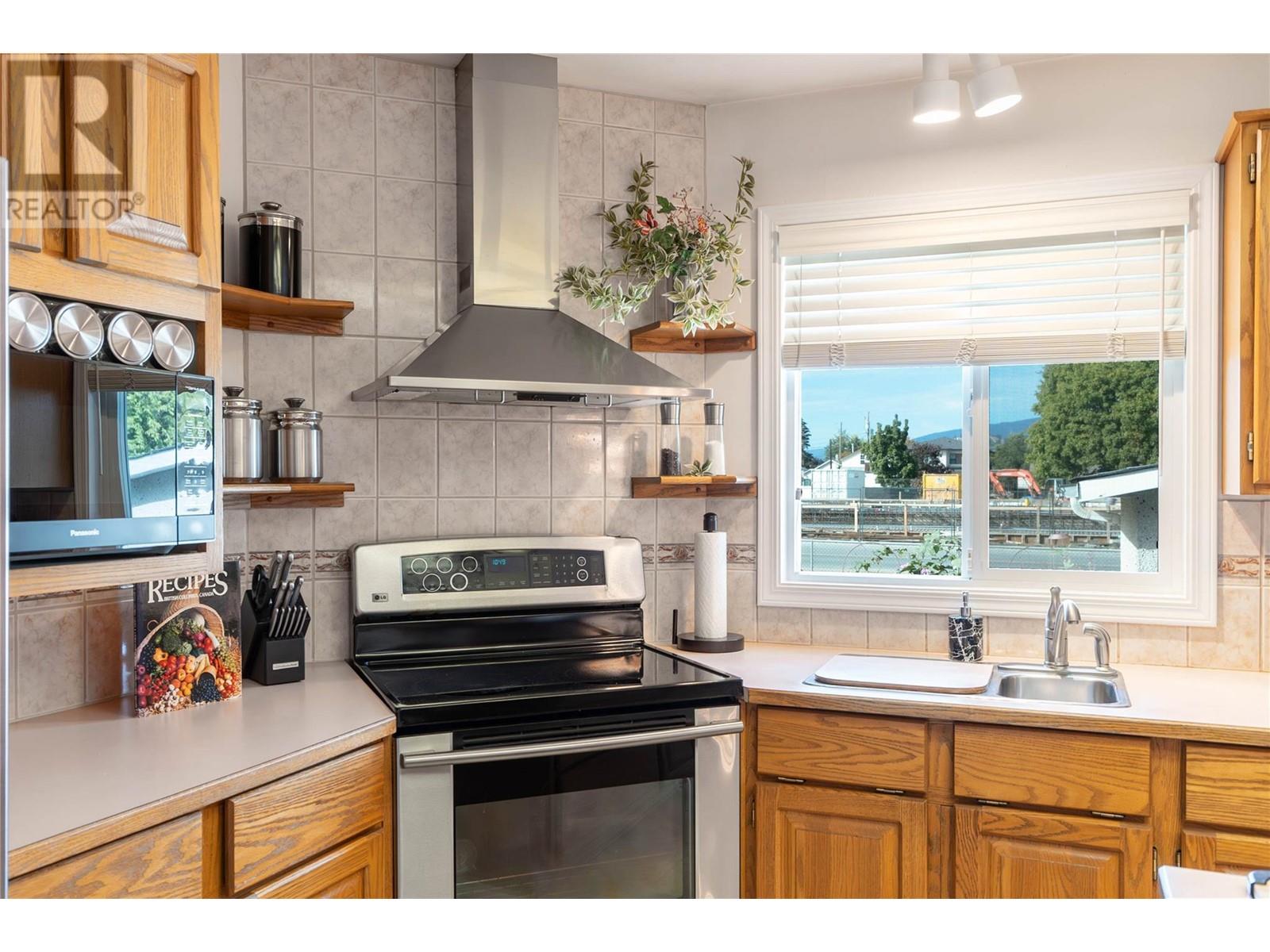  500 Mcdonald Road, Kelowna