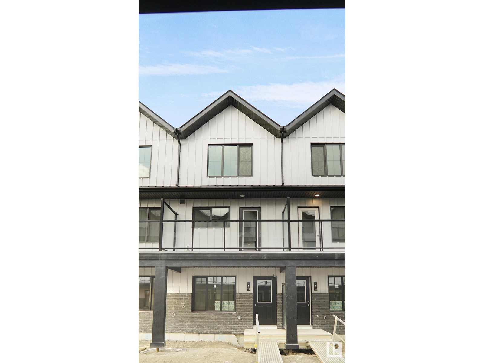 #19 29 Airport RD NW, Edmonton