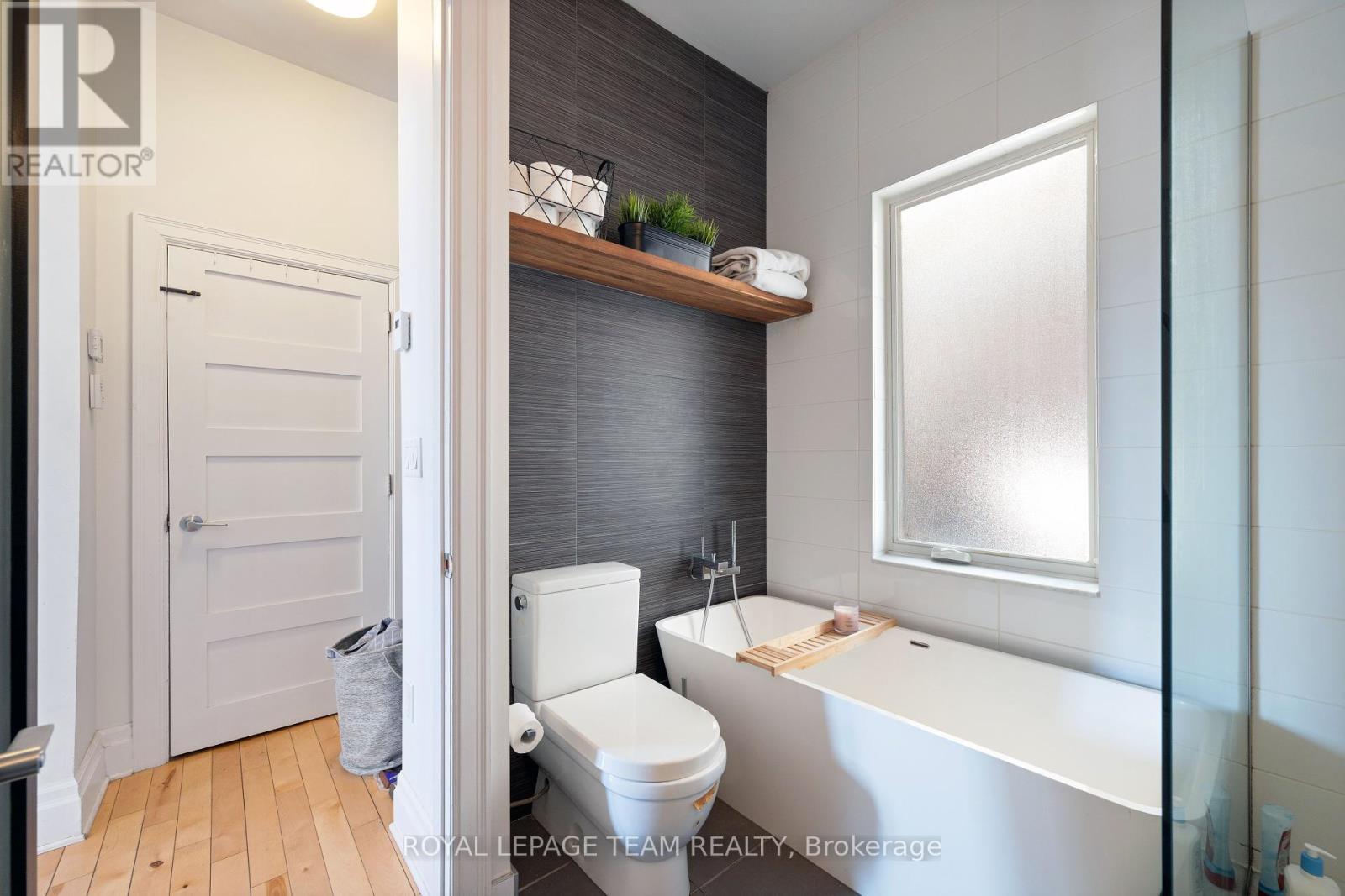 Photo 44 of 72 Maclaren Street, Ottawa ON