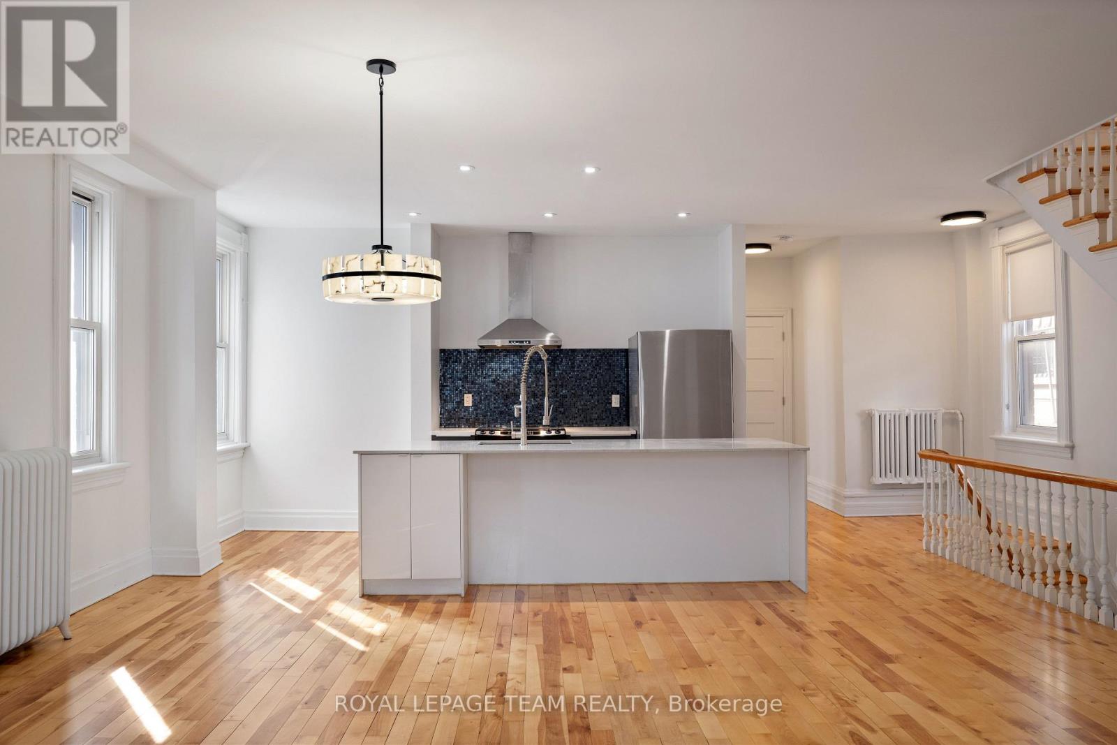 Photo 37 of 72 Maclaren Street, Ottawa ON