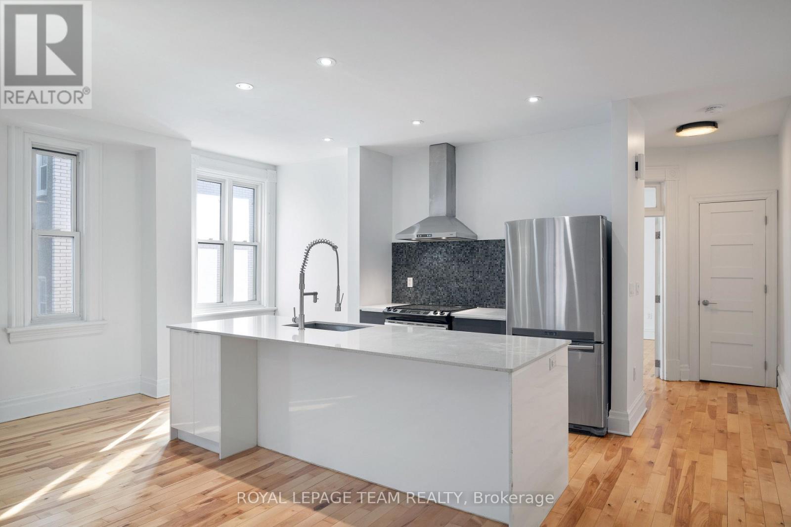 Photo 41 of 72 Maclaren Street, Ottawa ON