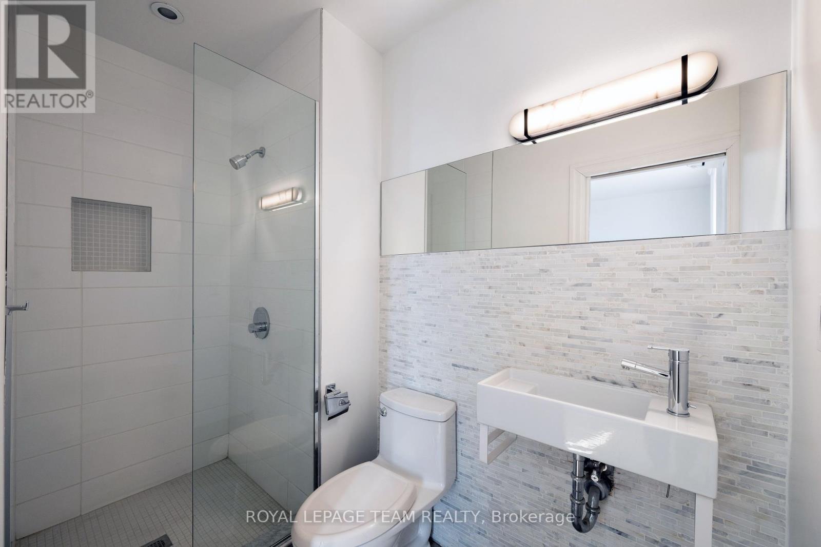 Photo 28 of 72 Maclaren Street, Ottawa ON