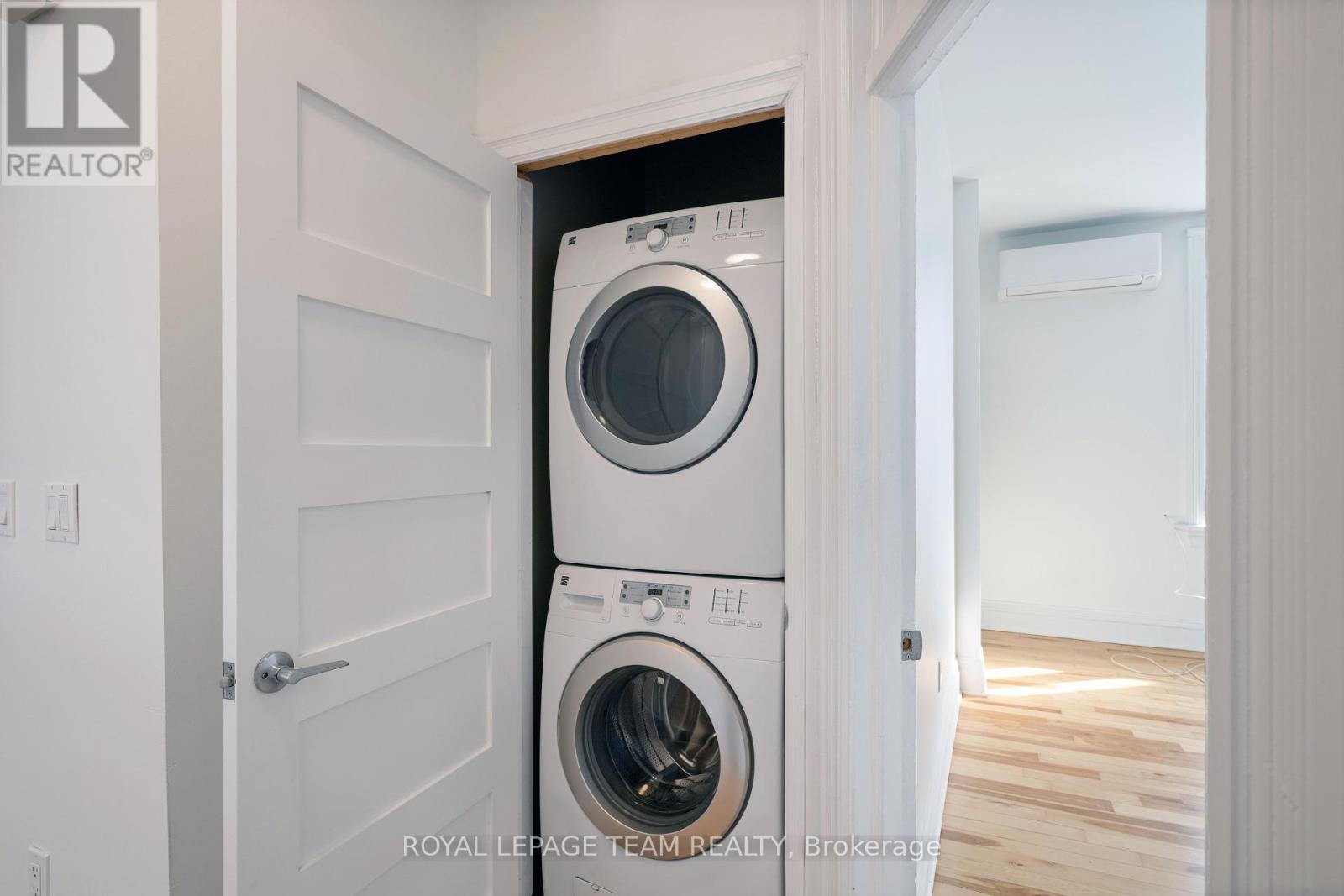 Photo 32 of 72 Maclaren Street, Ottawa ON