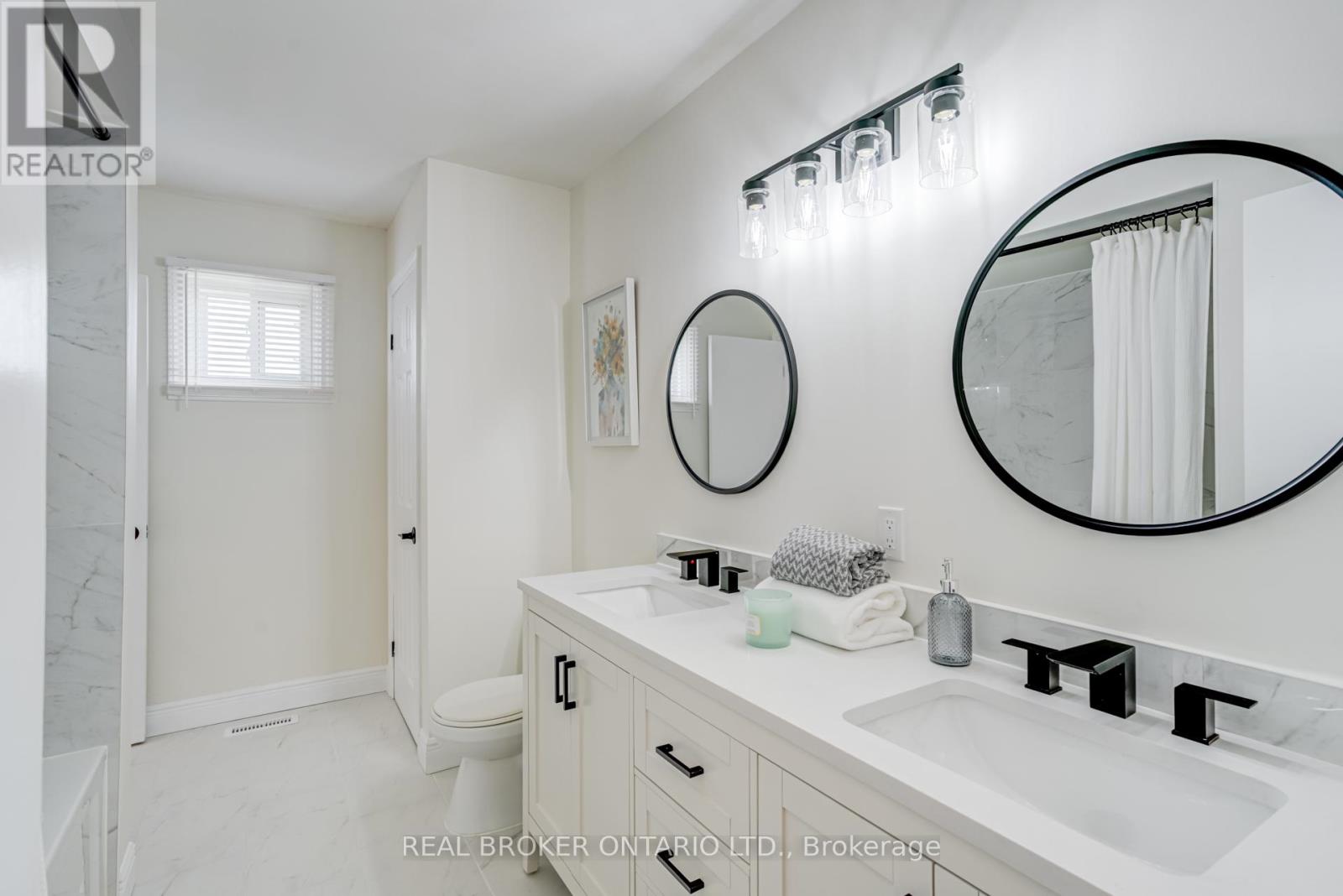 Photo 19 of 1252 Lakeview Drive, Oakville ON