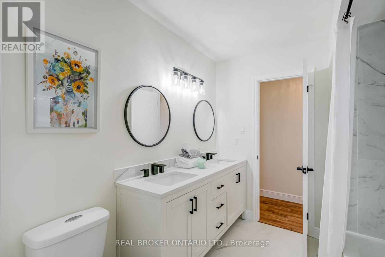 Photo 46 of 1252 Lakeview Drive, Oakville ON