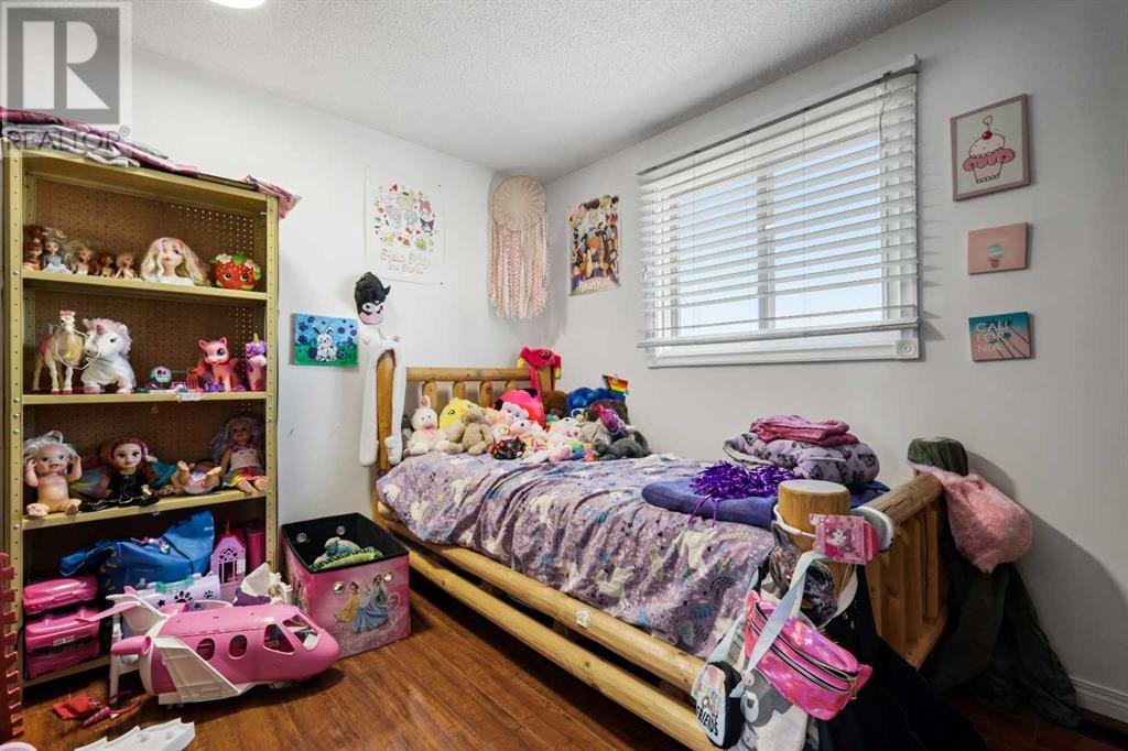 Single Family House for Sale in  Erin Mount Crescent SE Erin Woods Calgary 