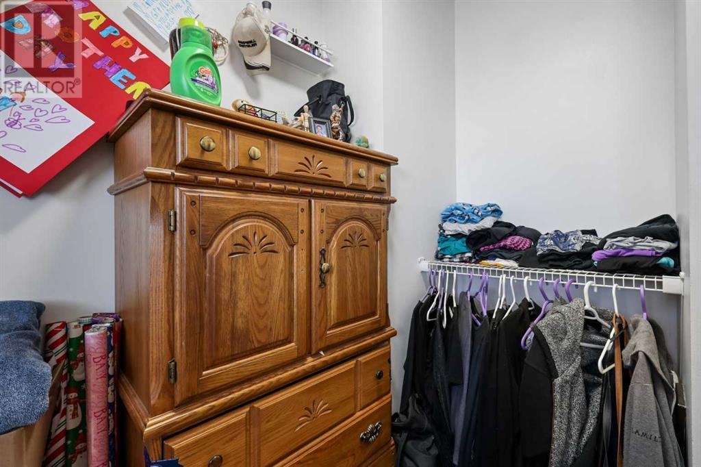 Single Family House for Sale in  Erin Mount Crescent SE Erin Woods Calgary 