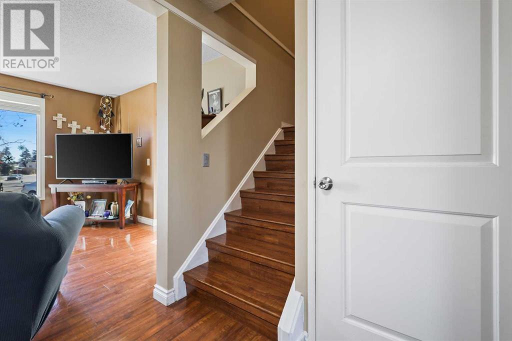 Single Family House for Sale in  Erin Mount Crescent SE Erin Woods Calgary 