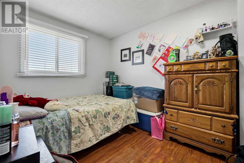 Single Family House for Sale in  Erin Mount Crescent SE Erin Woods Calgary 