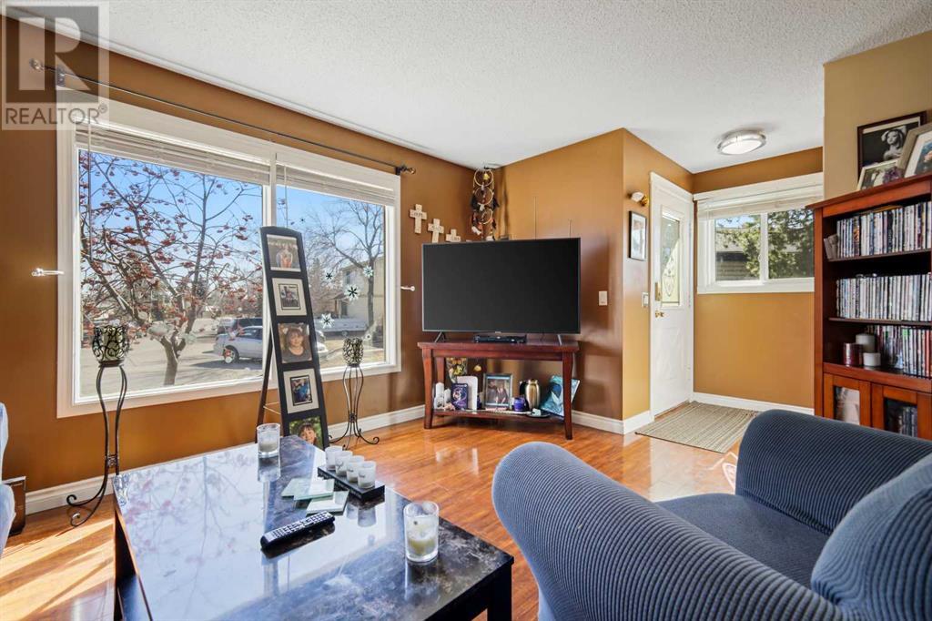 Single Family House for Sale in  Erin Mount Crescent SE Erin Woods Calgary 