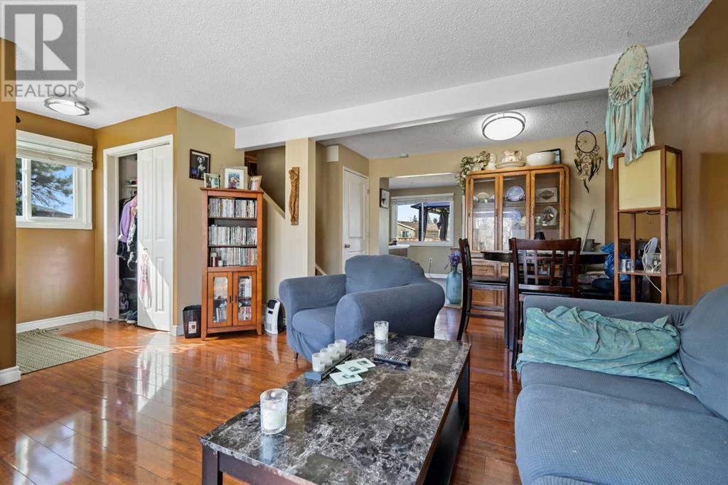 Single Family House for Sale in  Erin Mount Crescent SE Erin Woods Calgary 