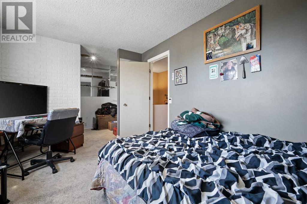 Single Family House for Sale in  Erin Mount Crescent SE Erin Woods Calgary 