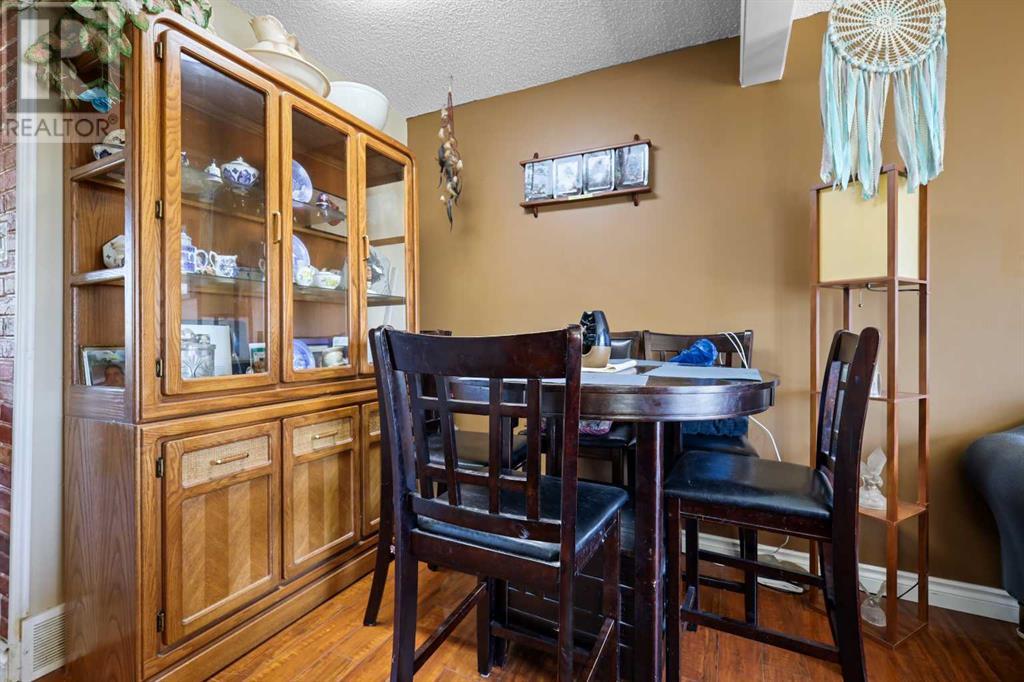 Single Family House for Sale in  Erin Mount Crescent SE Erin Woods Calgary 