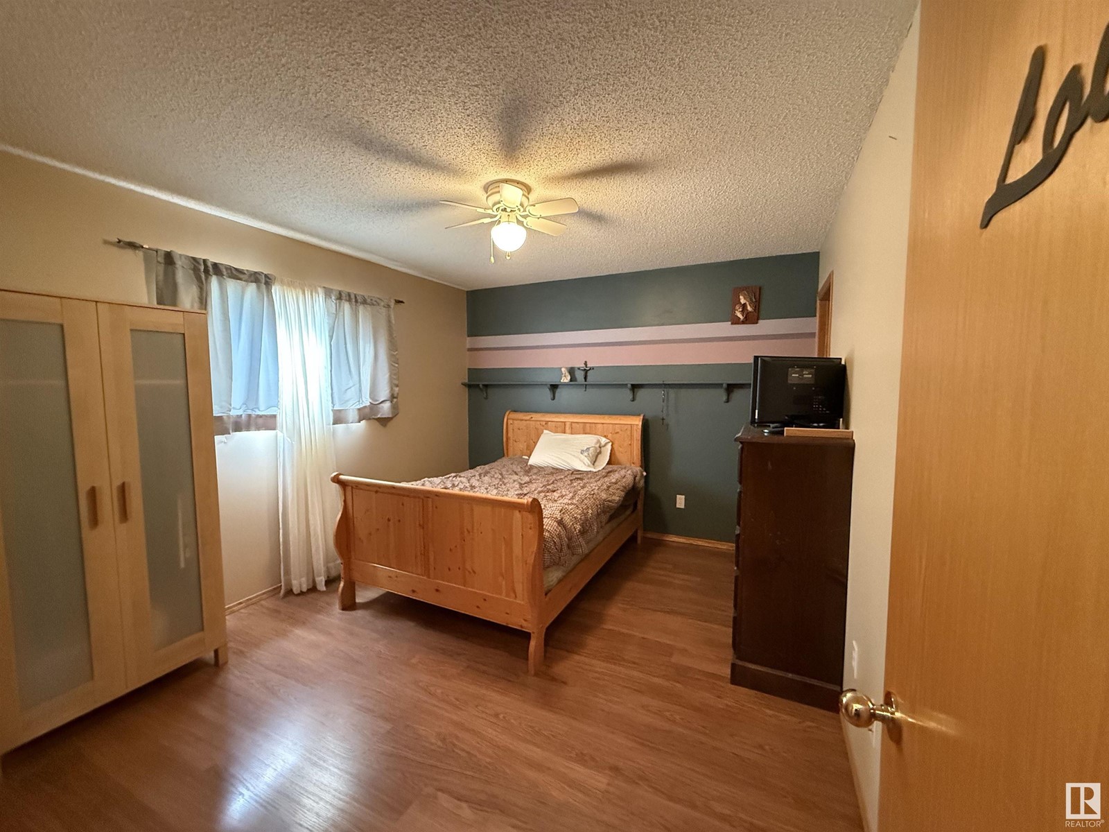 Photo 20 of 5219 49 St, Waskatenau AB
