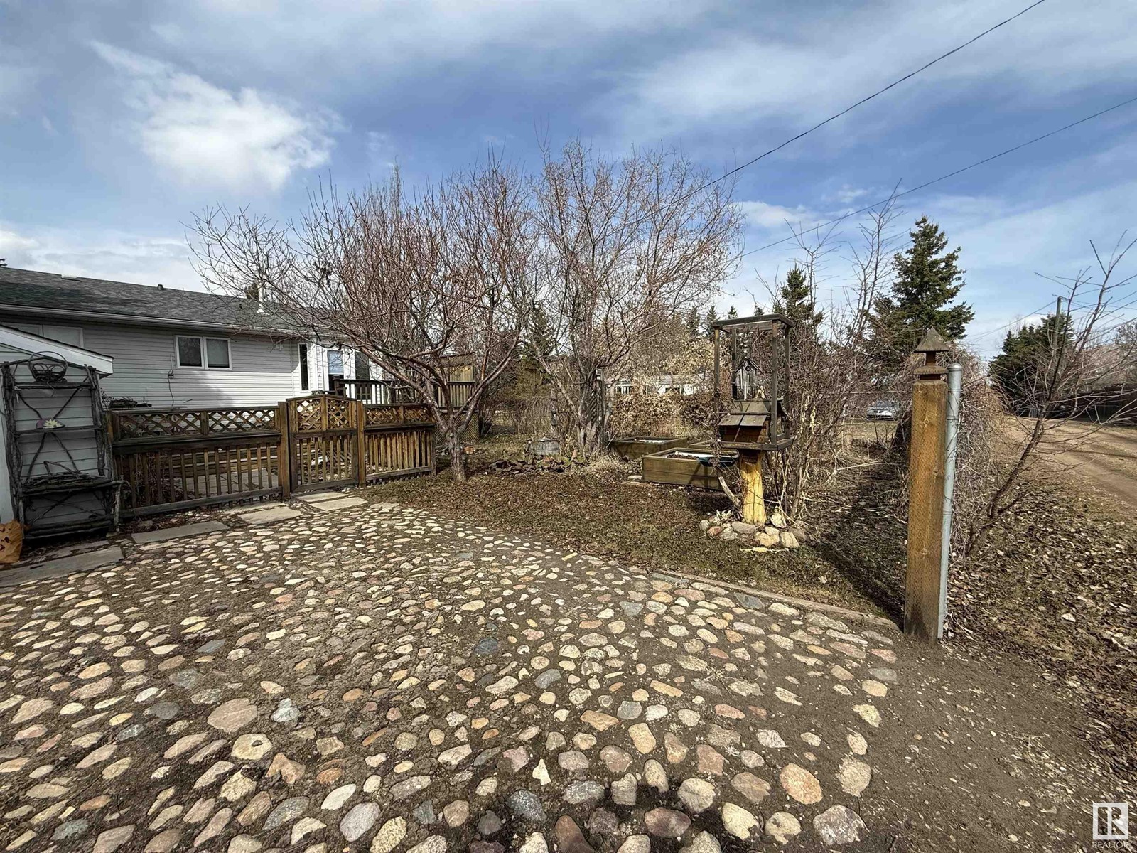 Photo 17 of 5219 49 St, Waskatenau AB