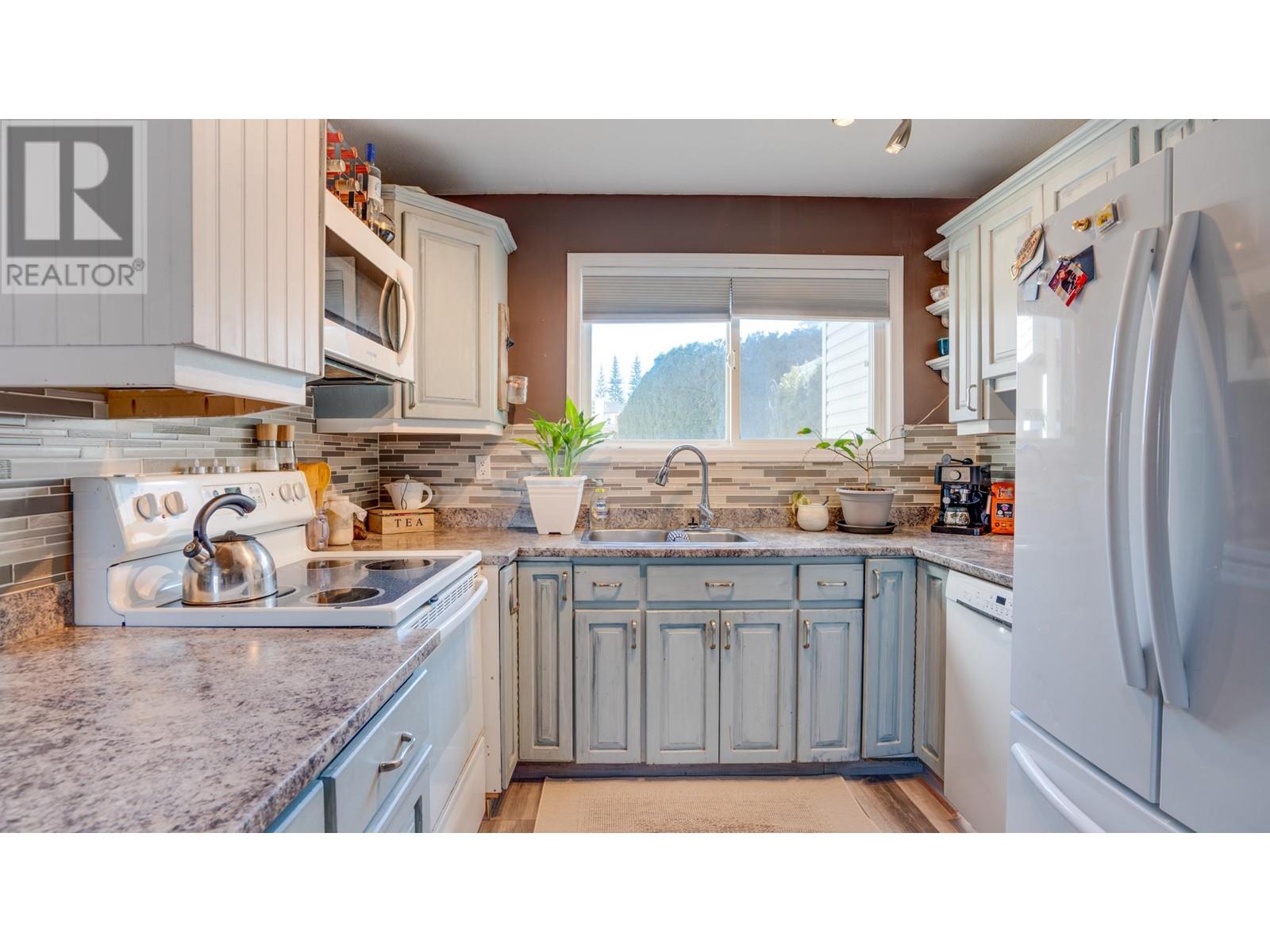  563 24 Street Northeast, Salmon Arm