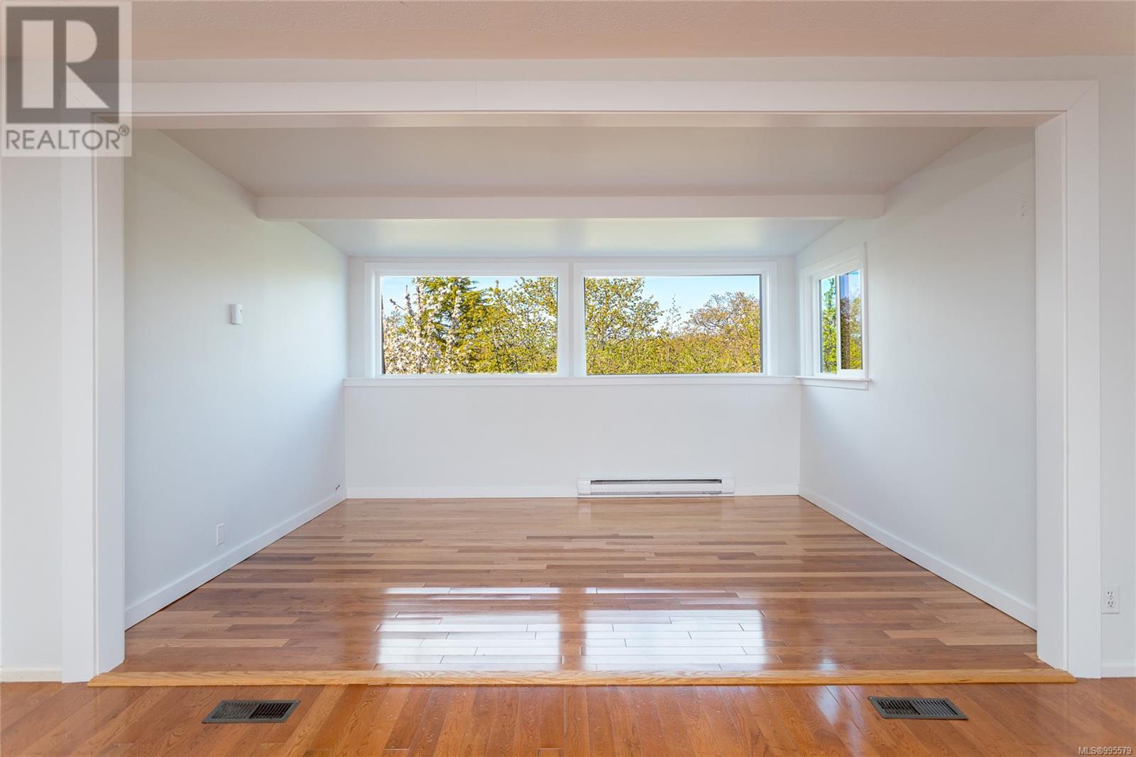 Single Family House for Sale in  Merritt Pl Victoria 