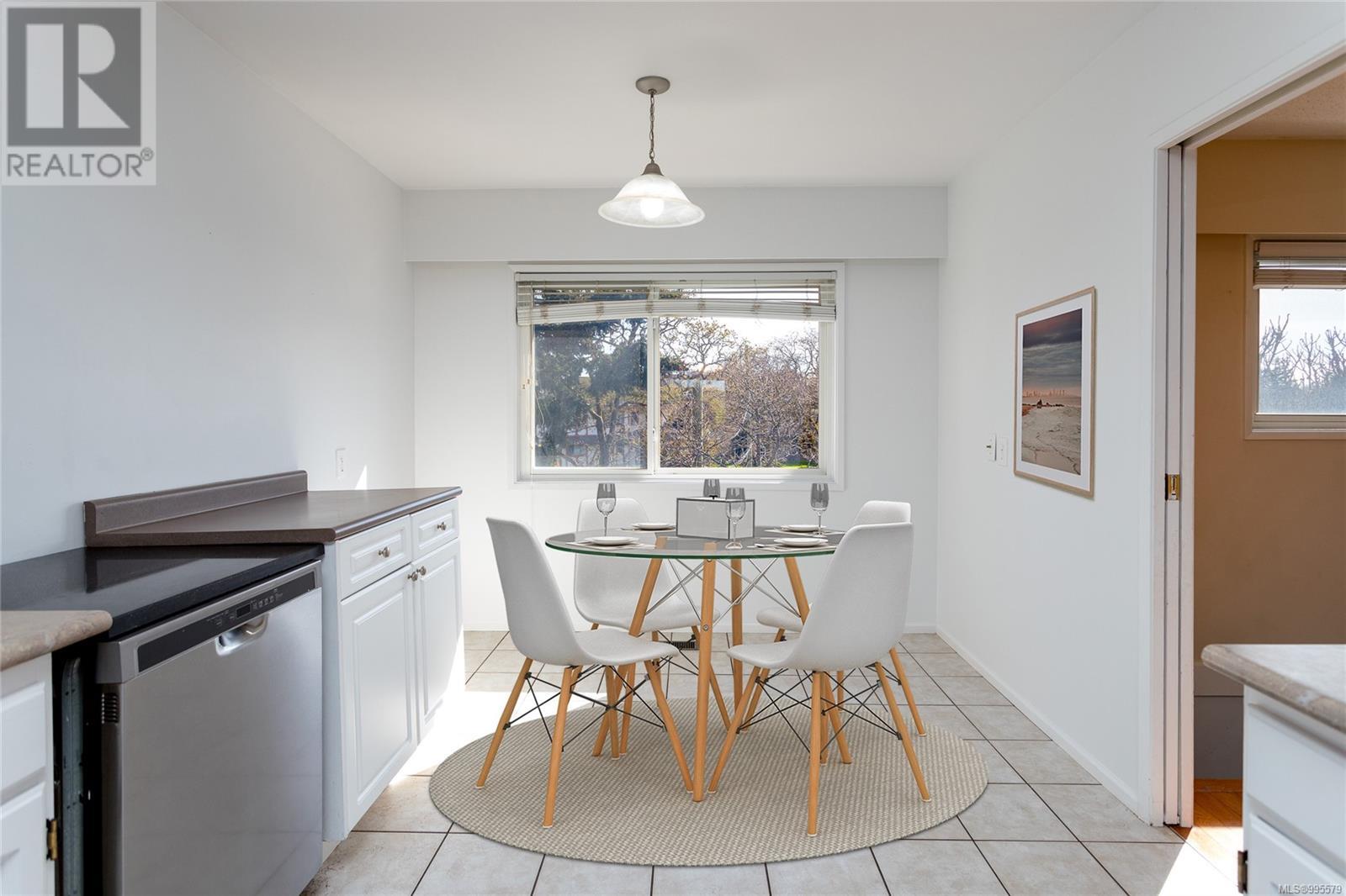 Single Family House for Sale in  Merritt Pl Victoria 