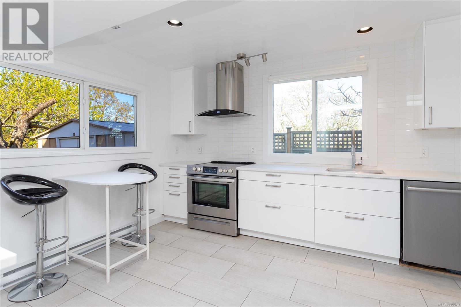 Single Family House for Sale in  Merritt Pl Victoria 