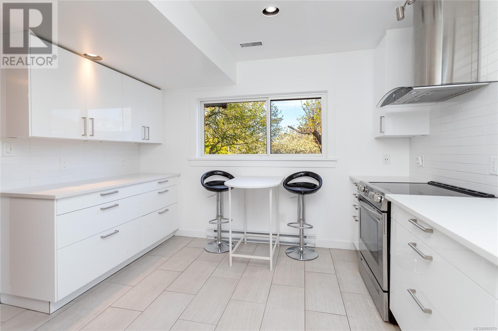 Single Family House for Sale in  Merritt Pl Victoria 