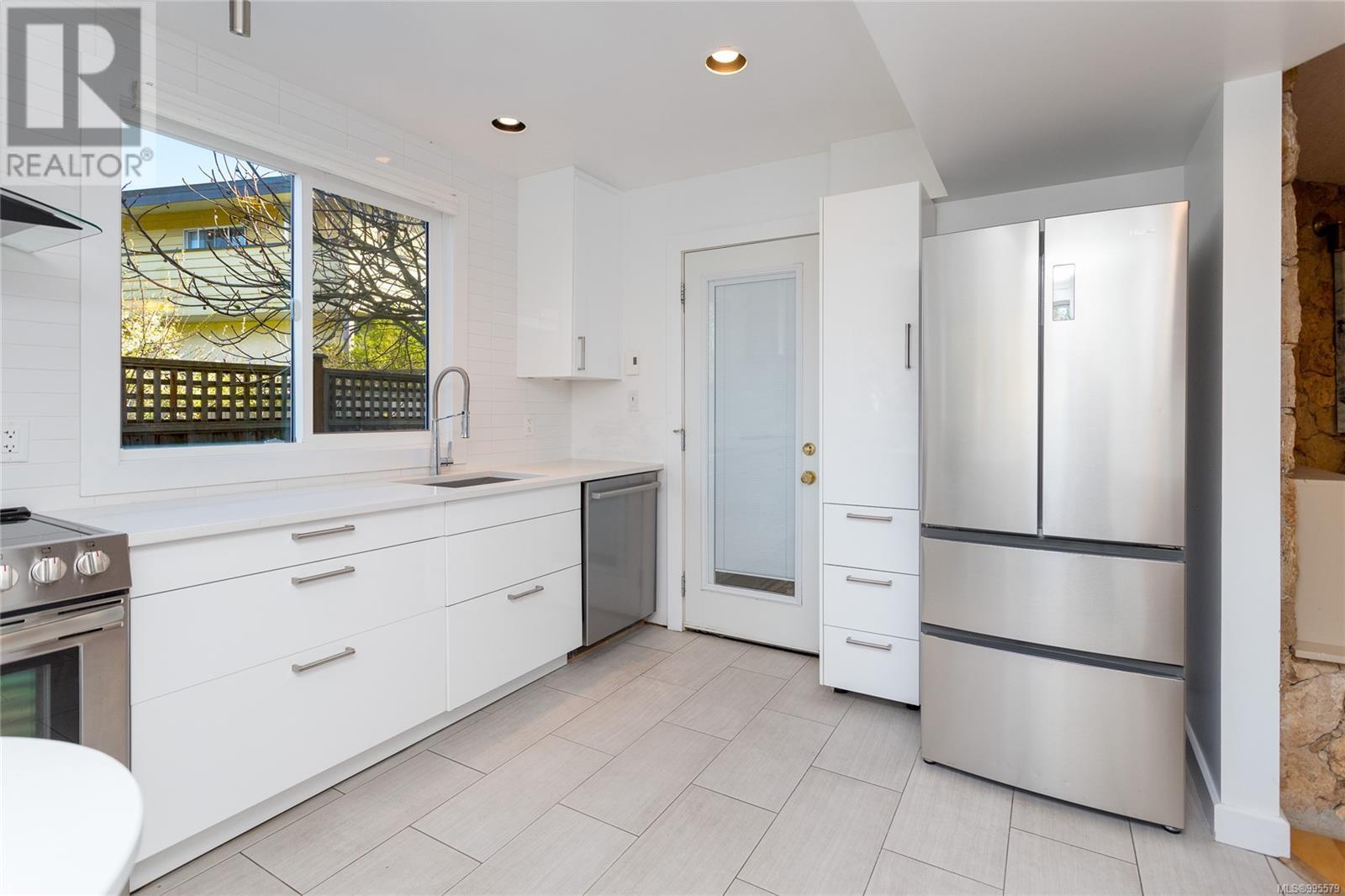 Single Family House for Sale in  Merritt Pl Victoria 