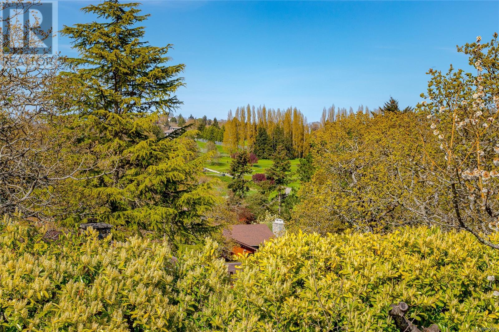 Single Family House for Sale in  Merritt Pl Victoria 
