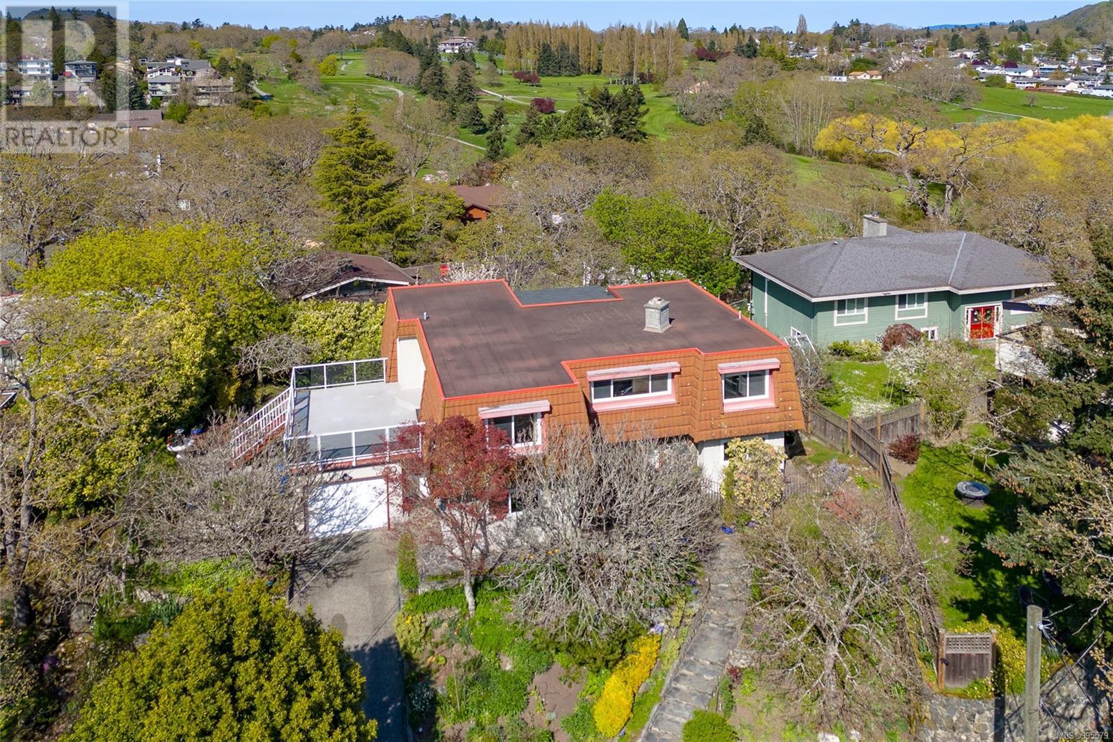 Single Family House for Sale in  Merritt Pl Victoria 