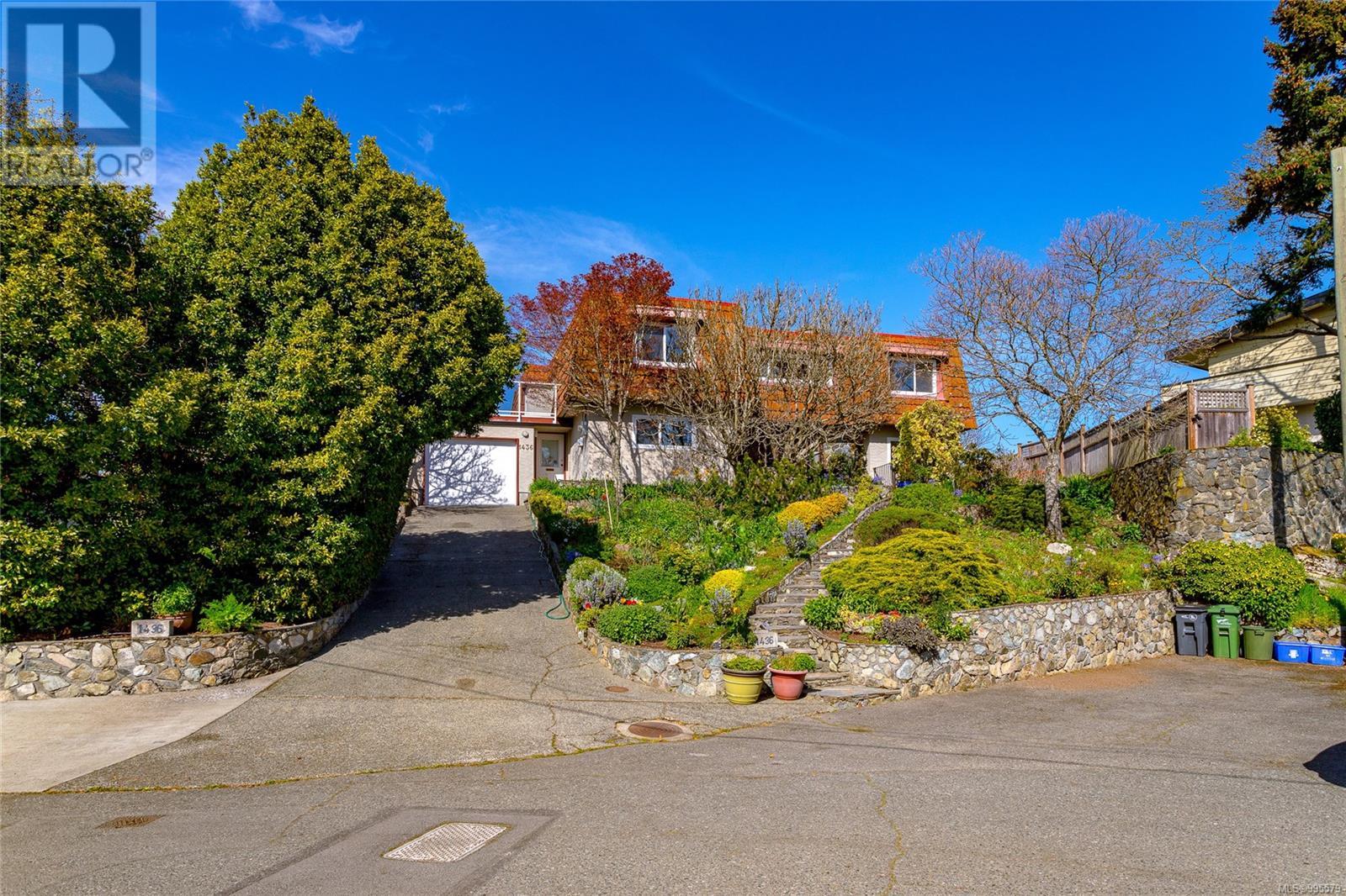 Single Family House for Sale in  Merritt Pl Victoria 