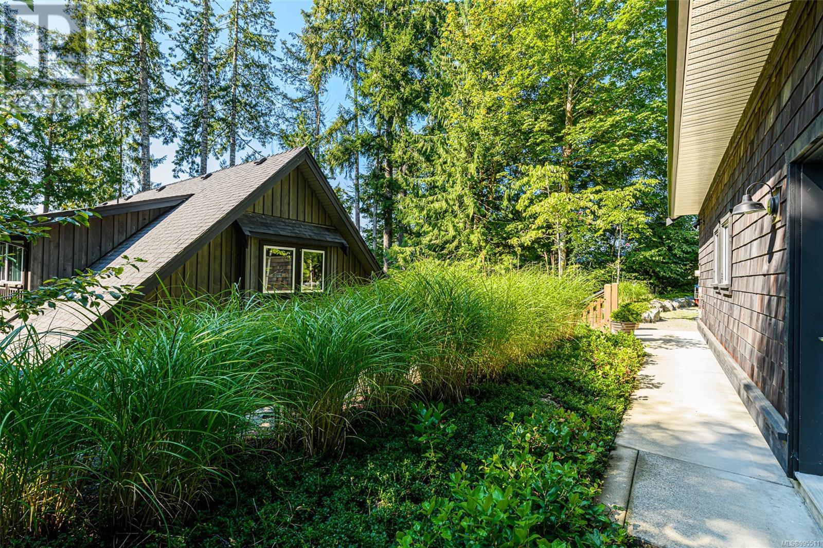  9310 Creekside Drive, Youbou