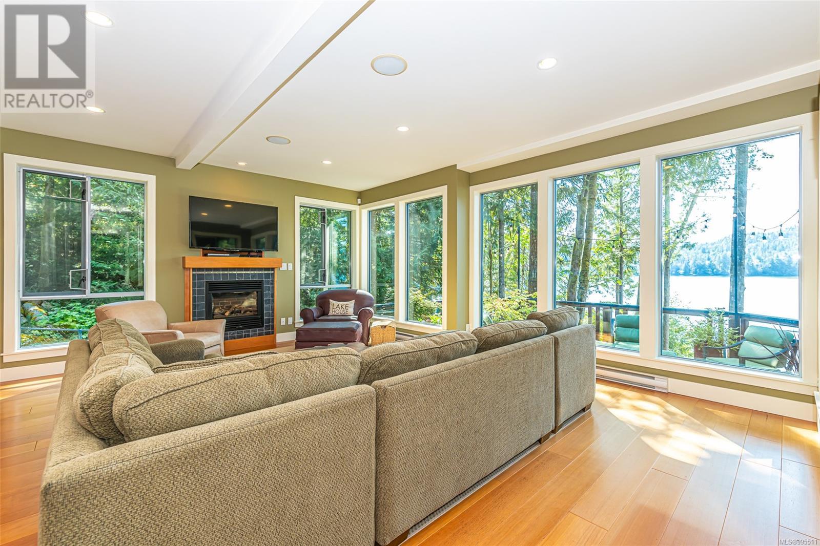  9310 Creekside Drive, Youbou