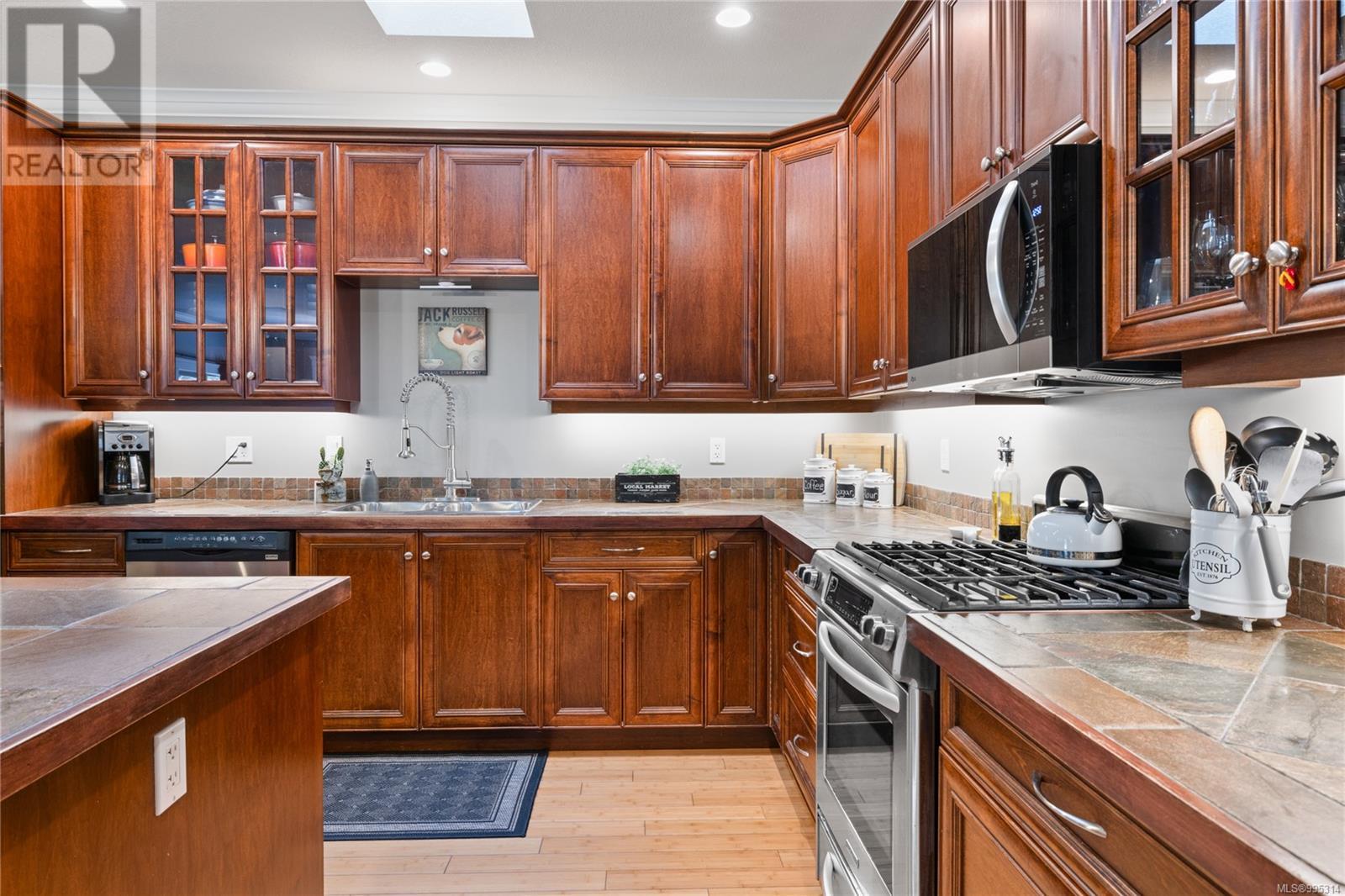 1090 Coldwater Rd, Parksville