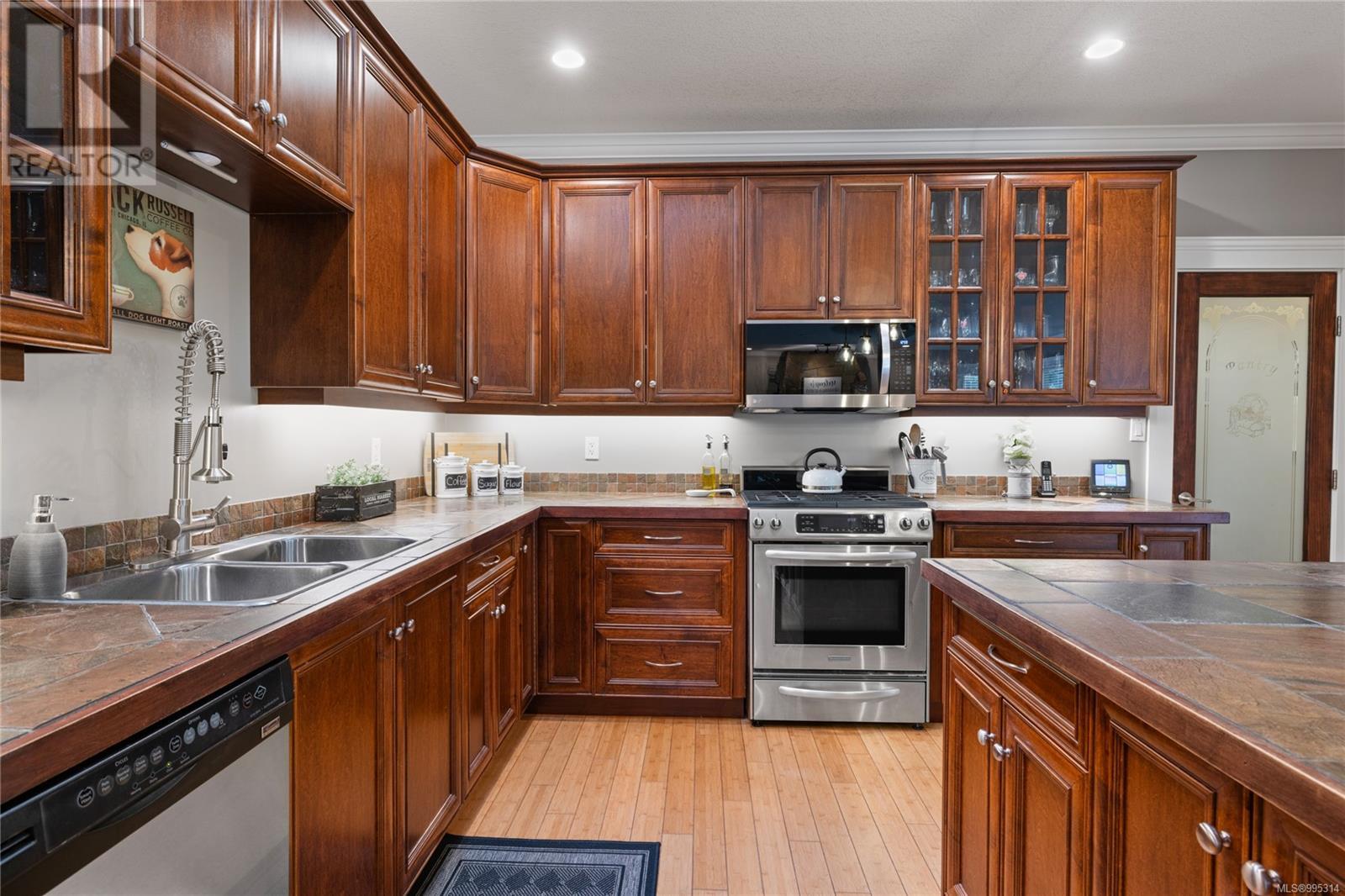 1090 Coldwater Rd, Parksville