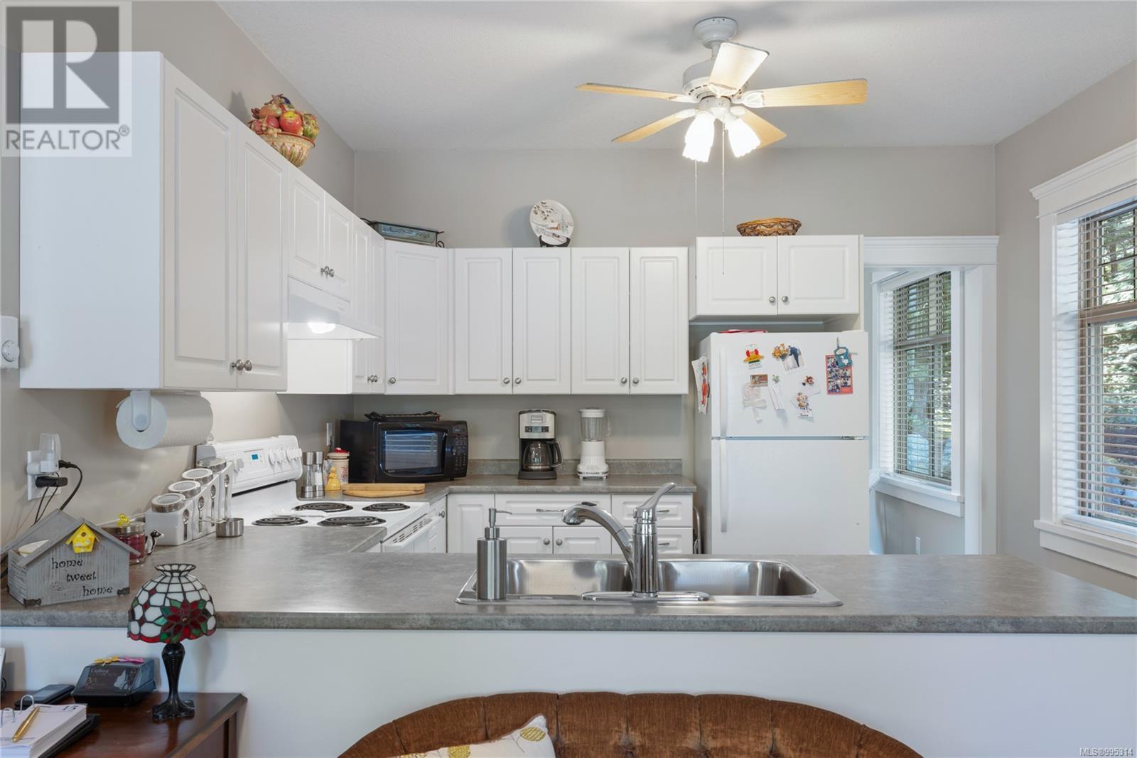1090 Coldwater Rd, Parksville