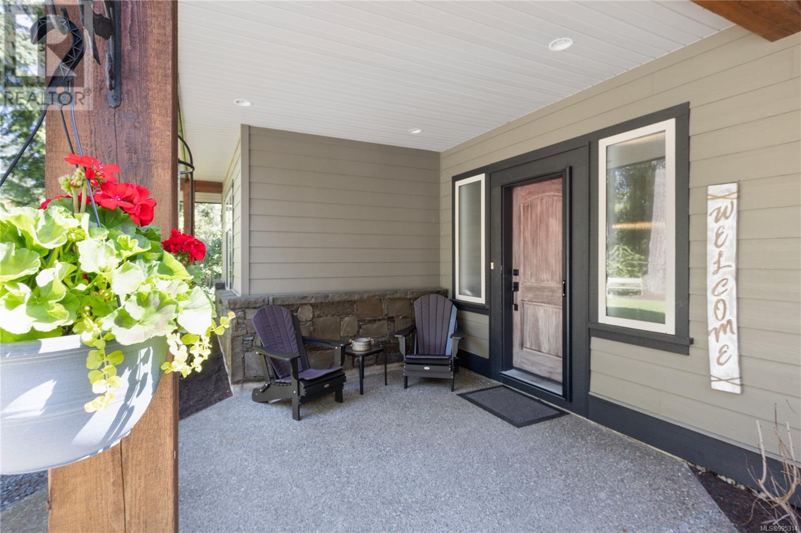 1090 Coldwater Rd, Parksville