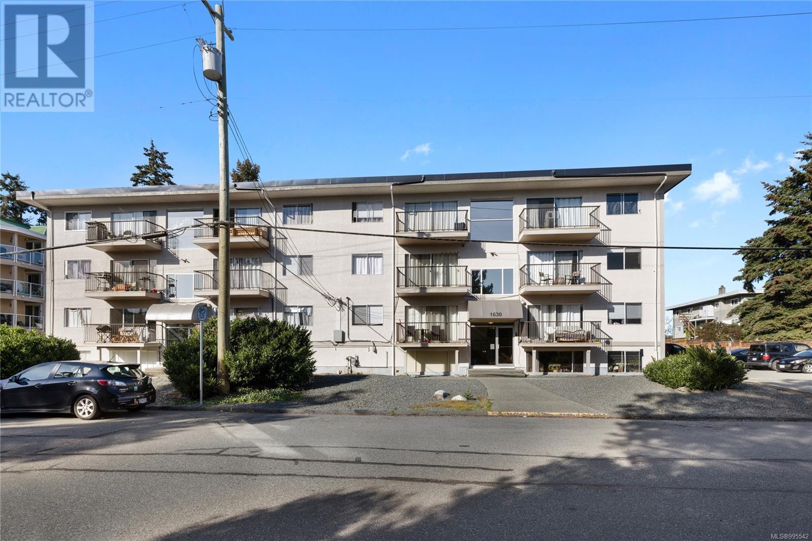 Photo 6 of 3 1630 Crescent View Dr, Nanaimo BC