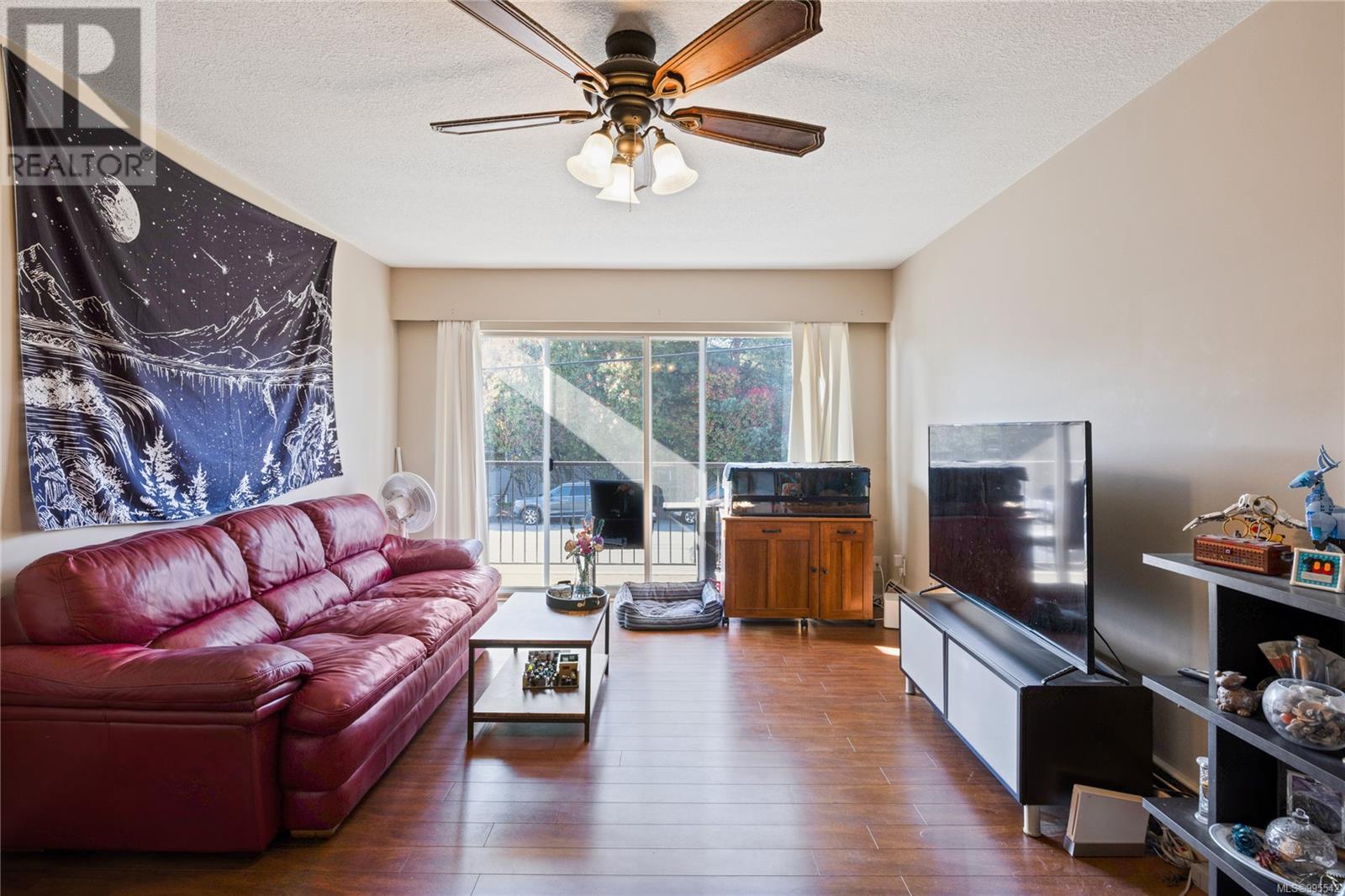 Photo 14 of 3 1630 Crescent View Dr, Nanaimo BC