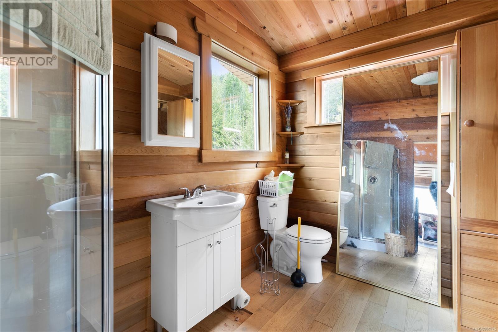 Photo 16 of 2770 Marshland Rd, Qualicum Beach BC