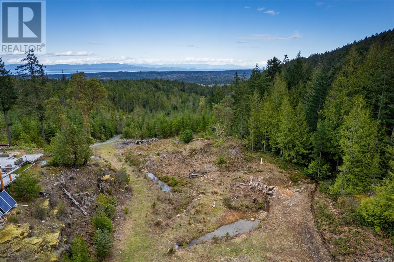 Photo 8 of 2770 Marshland Rd, Qualicum Beach BC