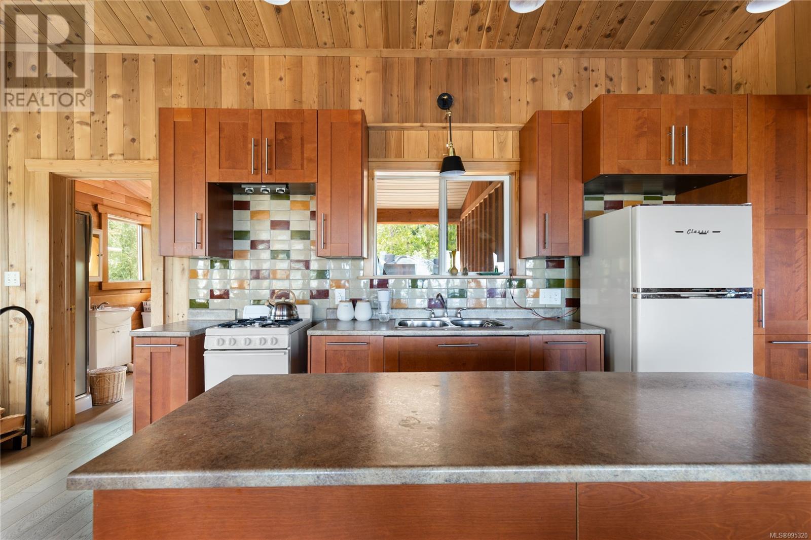 Photo 14 of 2770 Marshland Rd, Qualicum Beach BC