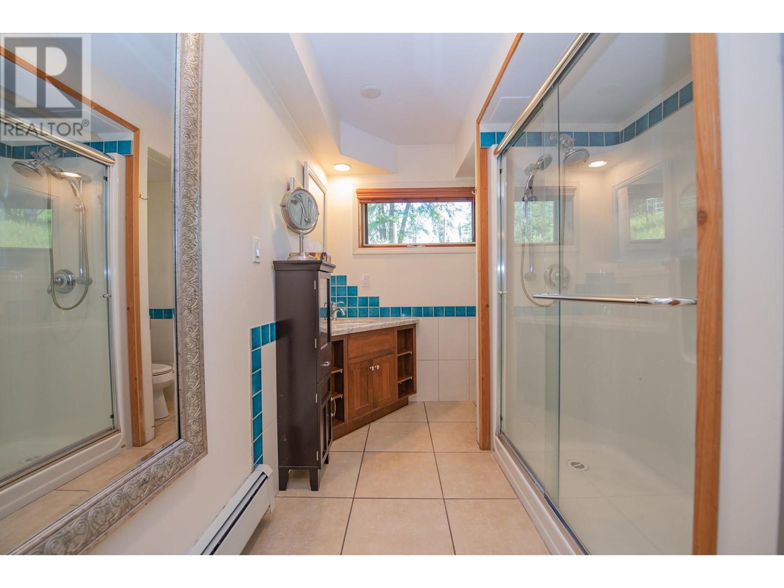 592 Bear Valley Road, Lumby