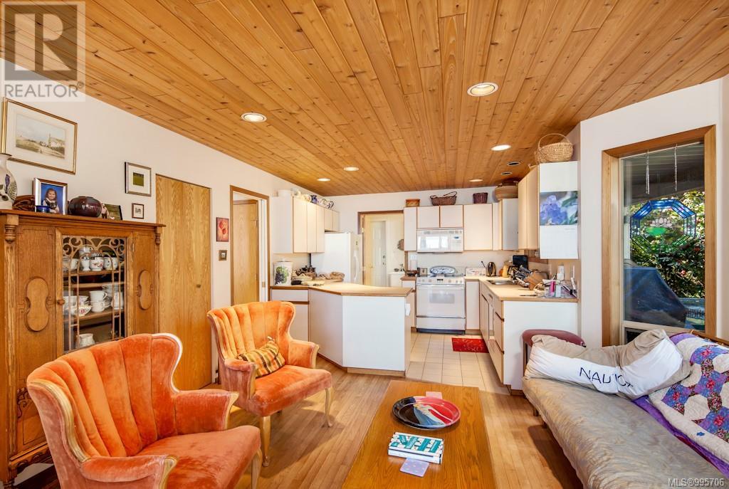 1180 Berry Point Rd, Gabriola Island