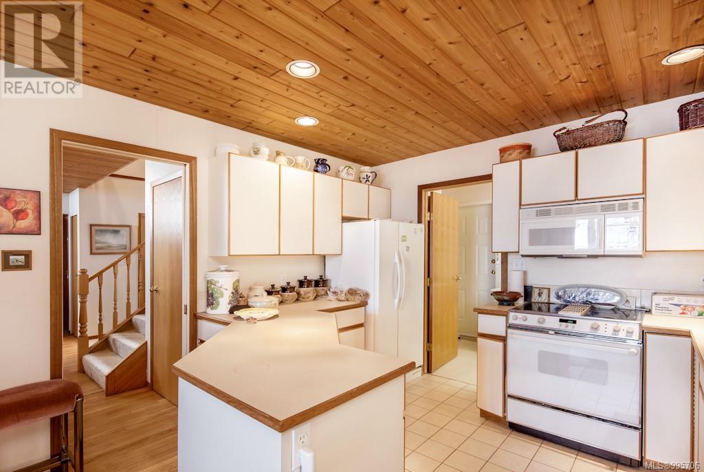 1180 Berry Point Rd, Gabriola Island